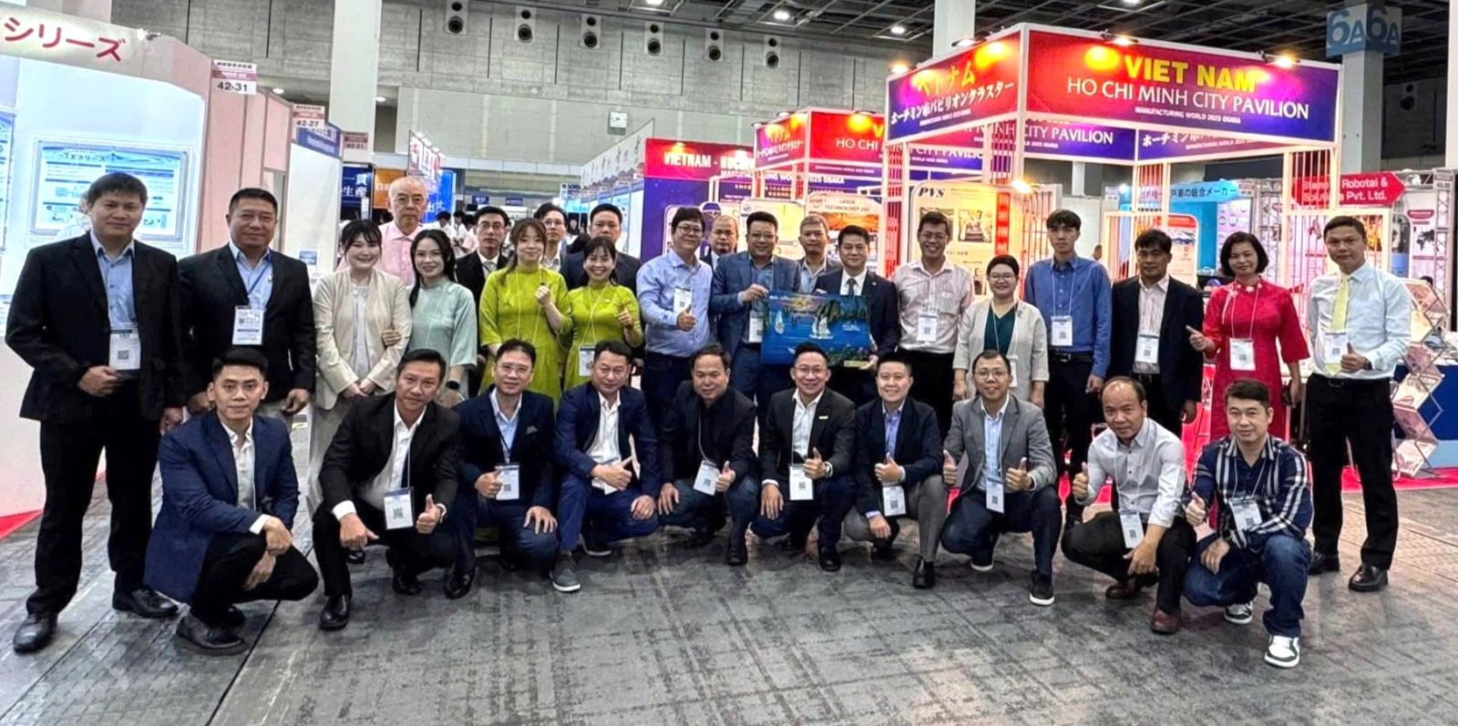 Đại diện Phú An Bình và các doanh nghiệp tham gia cụm gian hàng Vietnam HCM Pavilion tại M-Tech Osaka 2025