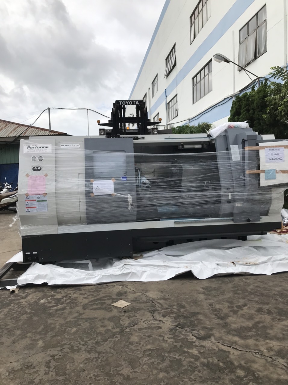 Bàn giao Máy phay CNC - Máy phay 5 trục CNC - Máy tiện CNC - Máy tapping CNC hãng Akira Seiki năm 2025