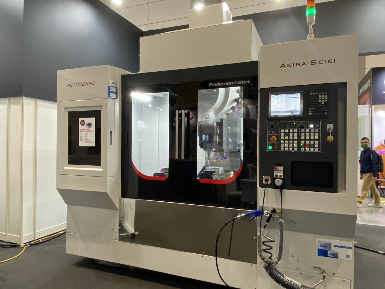 Bàn giao Máy phay CNC - Máy phay 5 trục CNC - Máy tiện CNC - Máy tapping CNC hãng Akira Seiki năm 2025