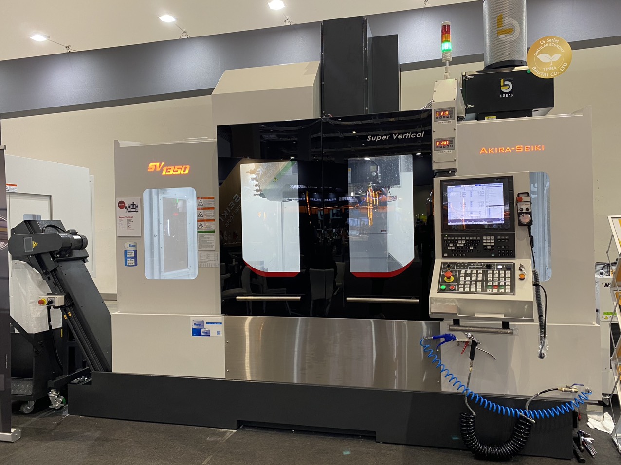 Bàn giao Máy phay CNC - Máy phay 5 trục CNC - Máy tiện CNC - Máy tapping CNC hãng Akira Seiki năm 2025