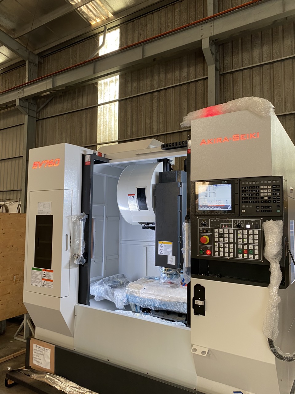 Bàn giao Máy phay CNC - Máy phay 5 trục CNC - Máy tiện CNC - Máy tapping CNC hãng Akira Seiki năm 2025