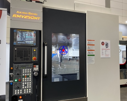 Máy taro CNC Akira Seiki - Model RMV250RT