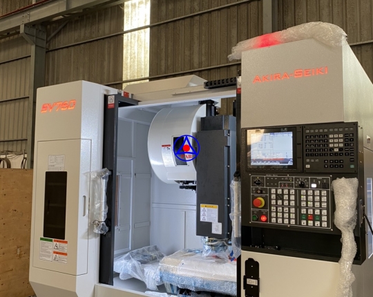 Máy phay đứng CNC Akira Seiki - Model SV760
