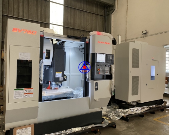 Máy phay đứng CNC Akira Seiki - Model SV760