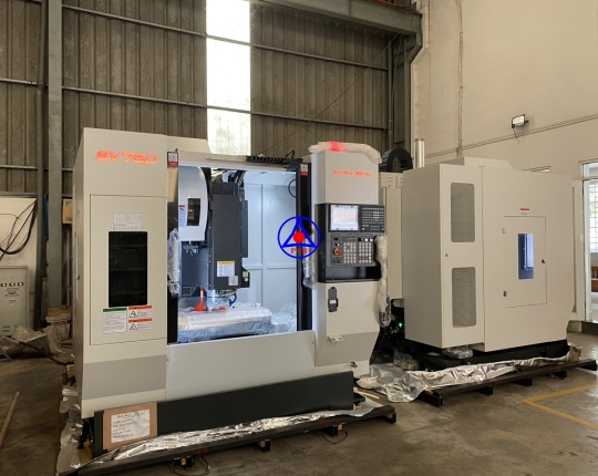 Máy phay đứng CNC Akira Seiki - Model SV760